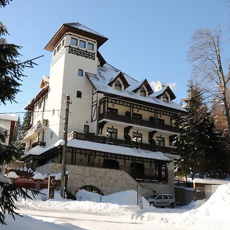 Hotel Foisorul Cu Flori Sinaia Esterno foto