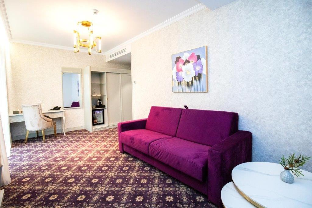 Hotel Foisorul Cu Flori Sinaia Esterno foto
