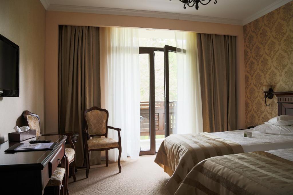 Hotel Foisorul Cu Flori Sinaia Esterno foto